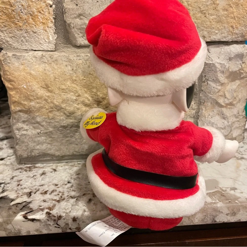 Gemmy Snoopy Christmas Santa Claus Musical Peanuts 